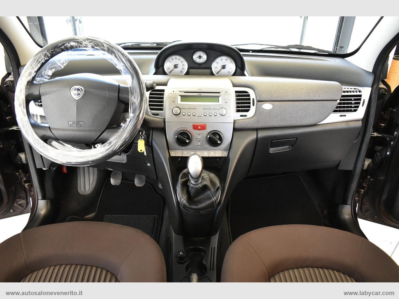 LANCIA Ypsilon 1.2 Versus