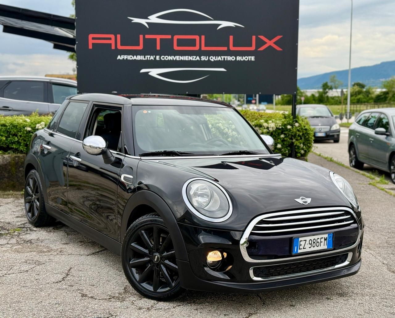 MINI COOPER 1.5BENZINA 136CV 5 porte 2015