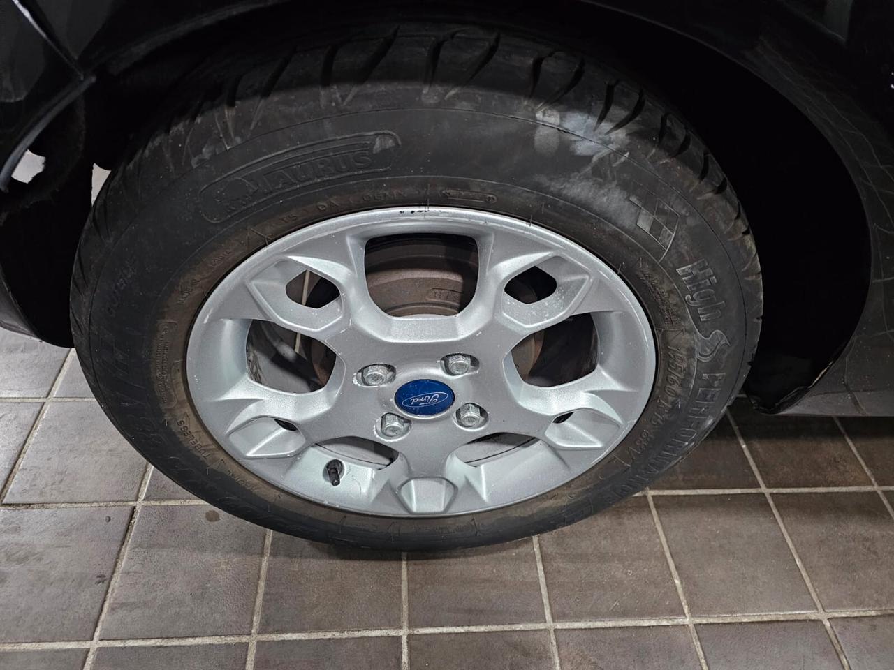 NUOVA FORD FIESTA TITANIUM 1.4 TDCI 70CV PER NEOPATENTATI