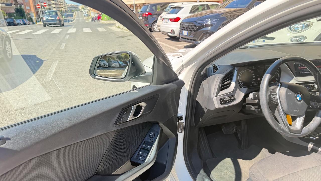 Bmw 118 118d 5p. Business Advantage LED NAVI CERCHI 18 PDC CLIMA AUTOMATICO