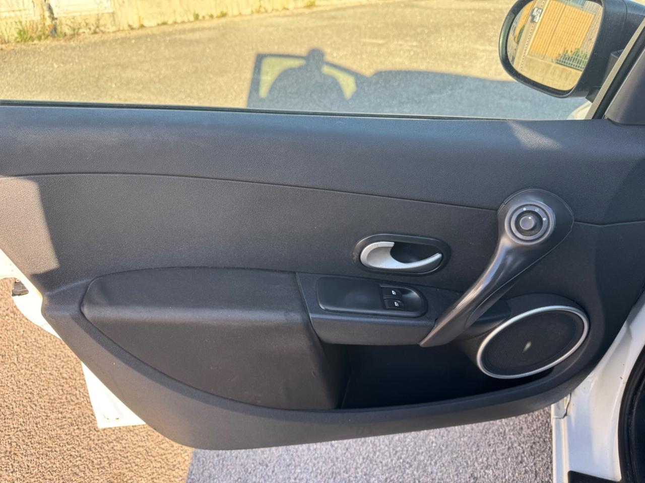 Renault Clio 1.2 16V 5 porte Luxe
