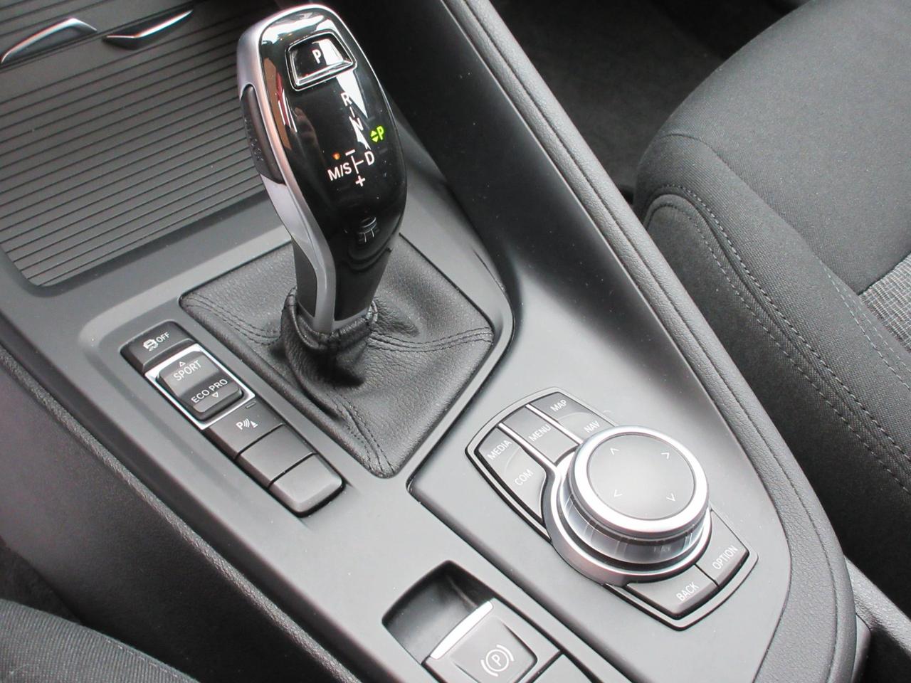 BMW X1 sDrive20d Business Advantage auto CAMERA/HEAD-UP