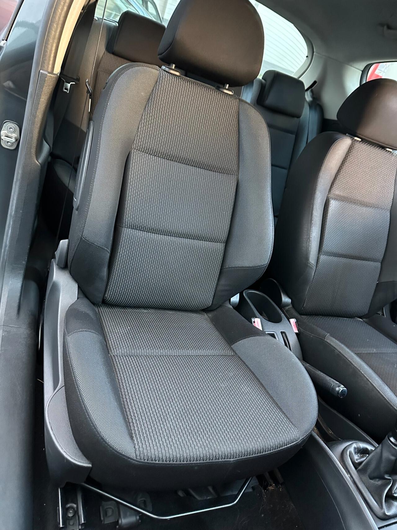 Peugeot 207 1.4 Benz, si neopat, Euro 4. garantita