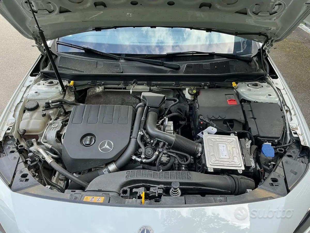 Mercedes A 180 Premium AMG Line 7G-DCT
