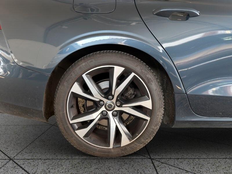 VOLVO V60 (2018-->) V60 D4 Geartronic R-design