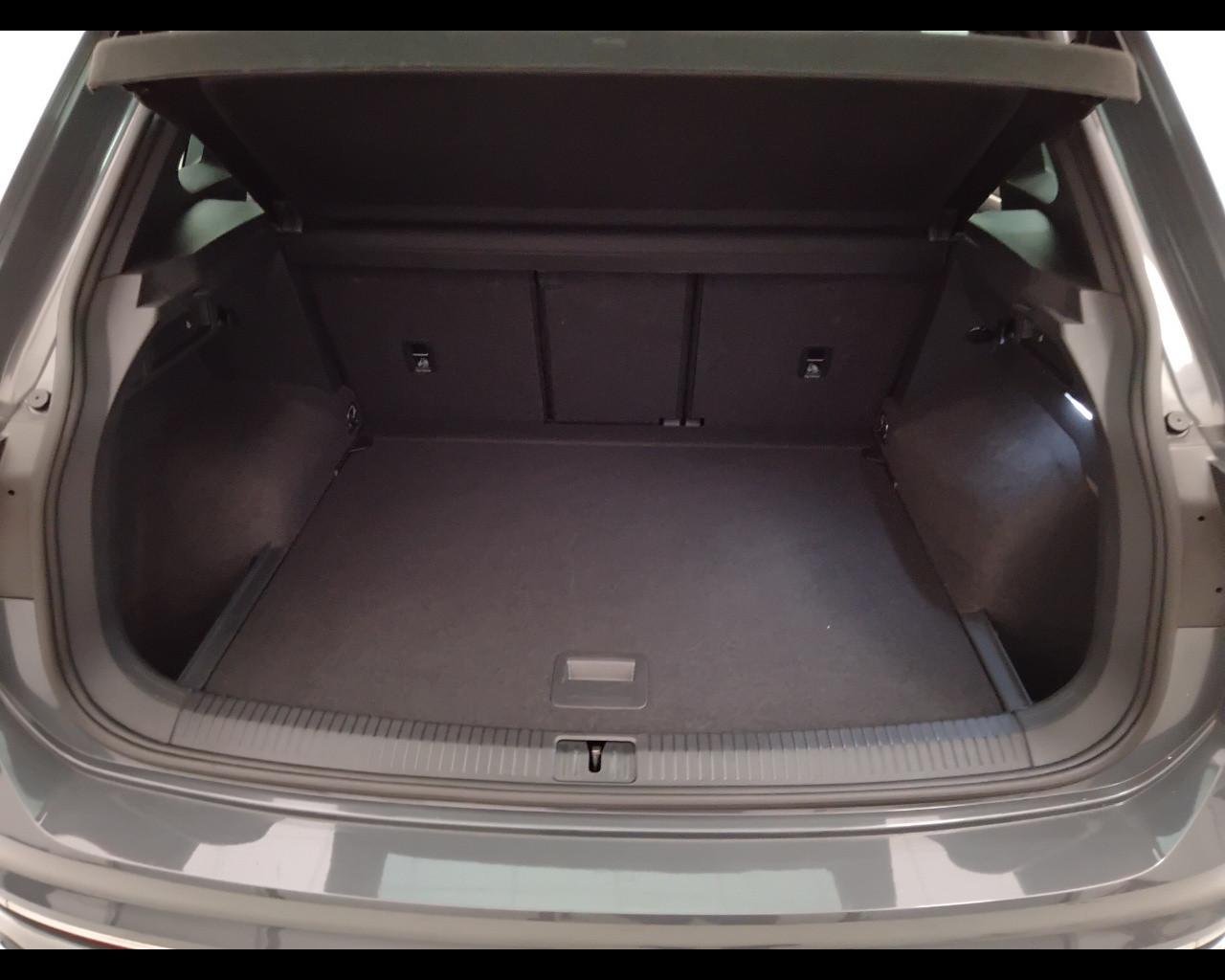 VOLKSWAGEN Tiguan II 2021 - Tiguan 2.0 tdi R-Line 150cv dsg