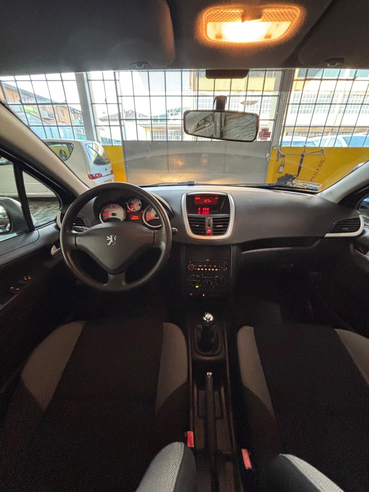 Peugeot 207 1.4 8V 75CV 3p. X Line