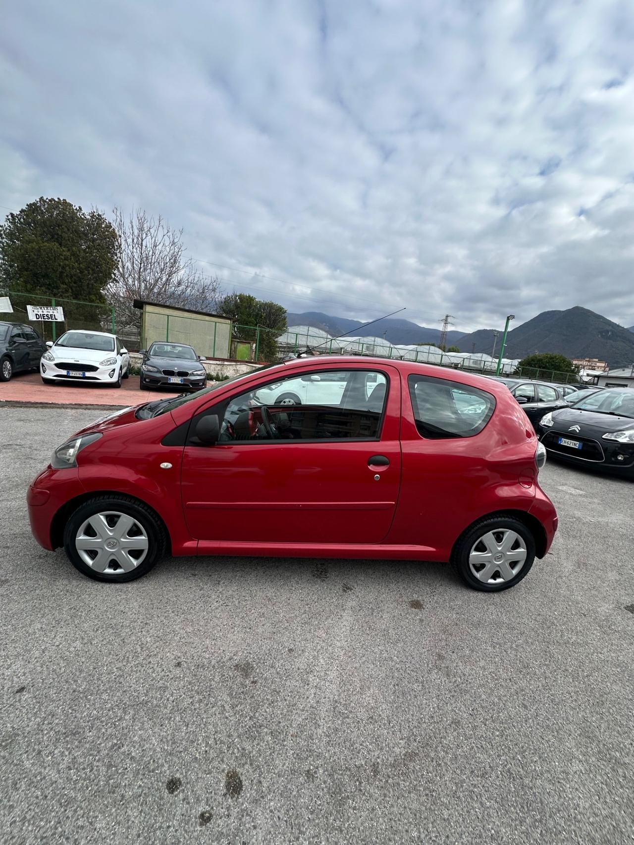 Toyota Aygo 1.0 12V VVT-i 3 porte Sol Red Edition