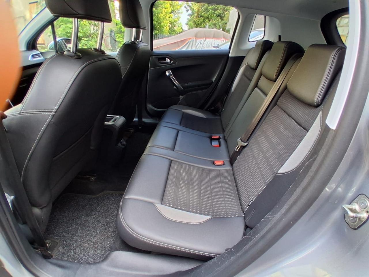 Peugeot 2008 1.6 e-HDi 92 CV Stop&Start Urban Cross