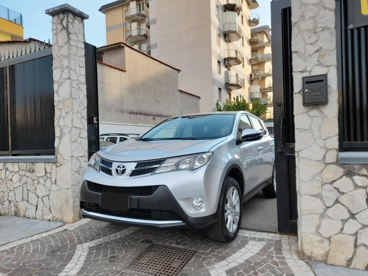 Toyota RAV 4 RAV4 2.2 D-4D 150 CV Lounge