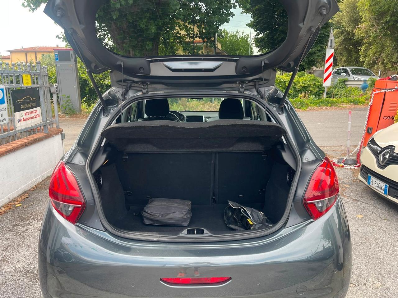 Peugeot 208 PureTech 82 5p. GPL Access