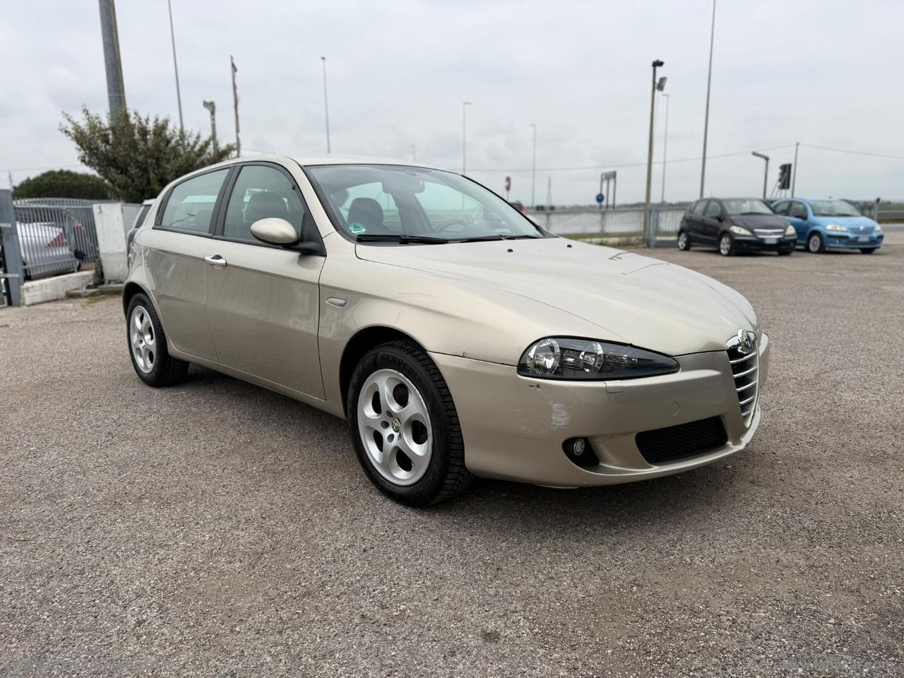 ALFA ROMEO 147 1.6 TS 105CV 5p. Distinctive