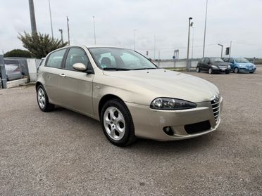 ALFA ROMEO 147 1.6 TS 105CV 5p. Distinctive