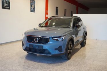 VOLVO XC40 1.5 T2 129CV 6M. ESSENTIAL ( FARI LED - COCKPIT - CRUISE - NAVI - MIRROR - SENSORI POST. - TELECAMERA POST. - CERCHI 17 )