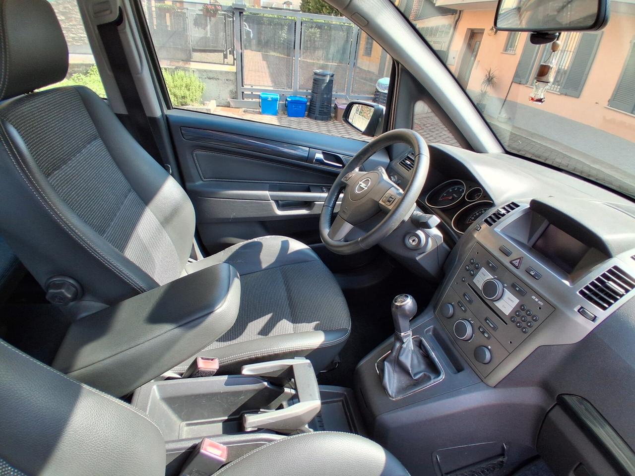 Opel Zafira 1.8 16v vvt club