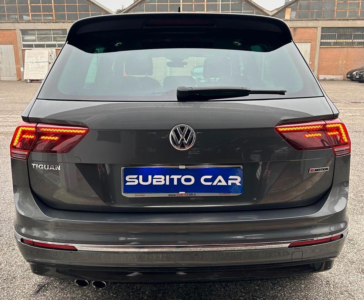 Volkswagen Tiguan 2.0 TDI SCR DSG 4MOTION R-LINE PACK TETTO PANORAMICO ED APRIBILE
