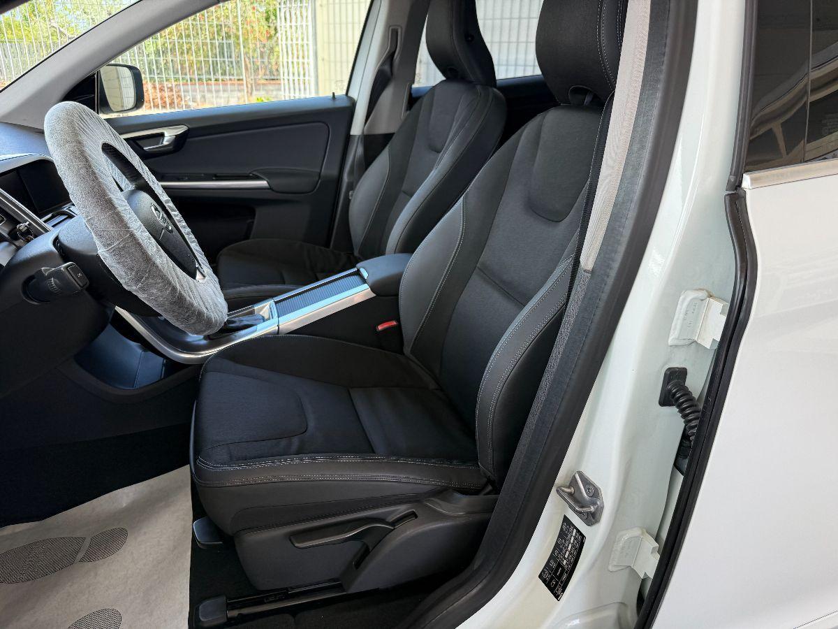 VOLVO - XC60 2.0 d3 Business 136cv geartronic