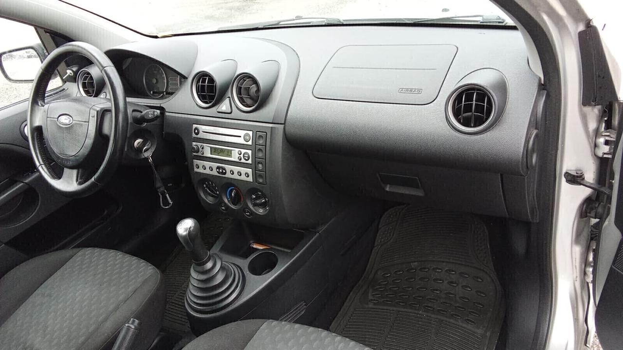 Ford Fiesta 1.2 16V benzina 5p.