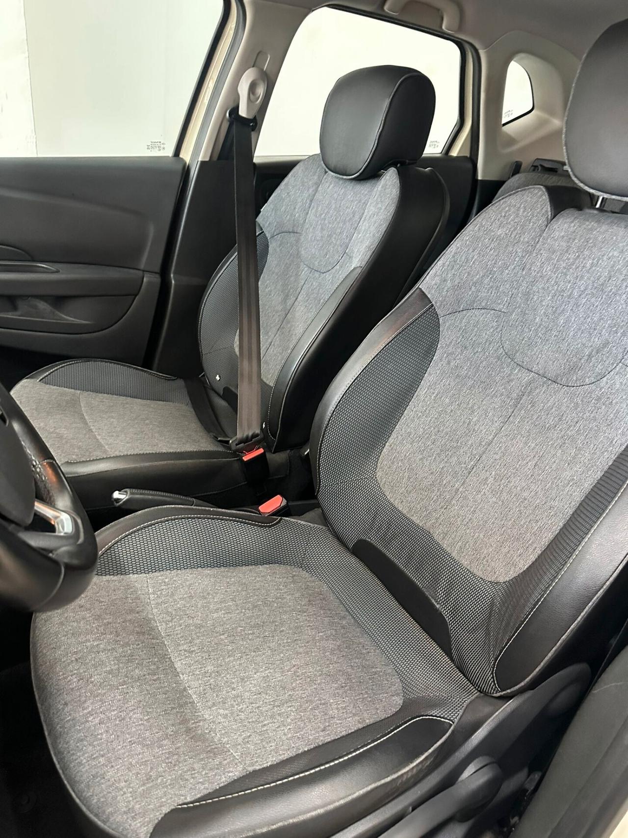 Renault Captur dCi 8V 110 CV Start&Stop Energy Initiale Paris