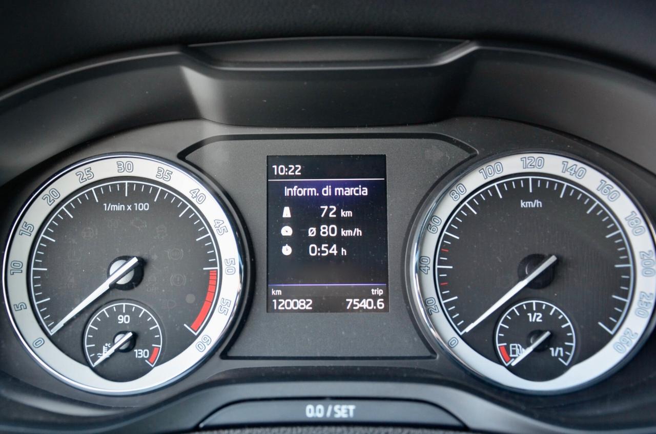 SKODA KAROQ 2.0 TDI SPORTLINE 4X4 150cv DSG, SERVICE CON FATTURE, EURO 6D, FARI LED, NAVI, RETROCAMERA, PERMUTE