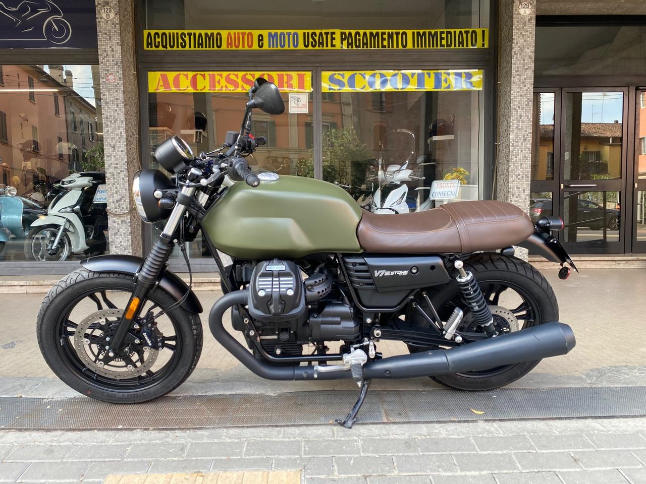 Moto Guzzi V7 III Stone cc 750 anno 2018 km 7000