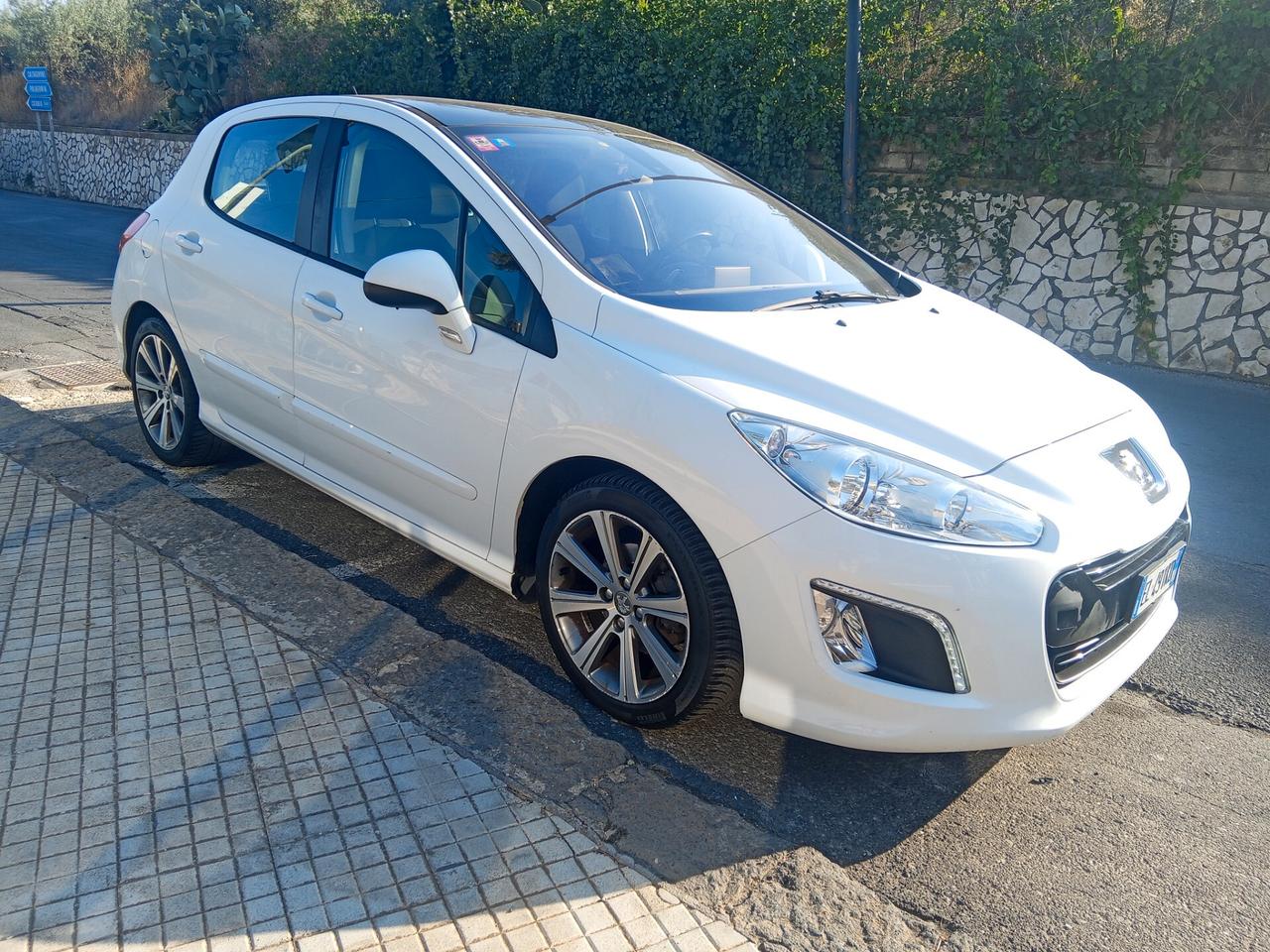 Peugeot 308 1.6 8V e-HDi 112CV Stop&Start robotiz. 5p. Active