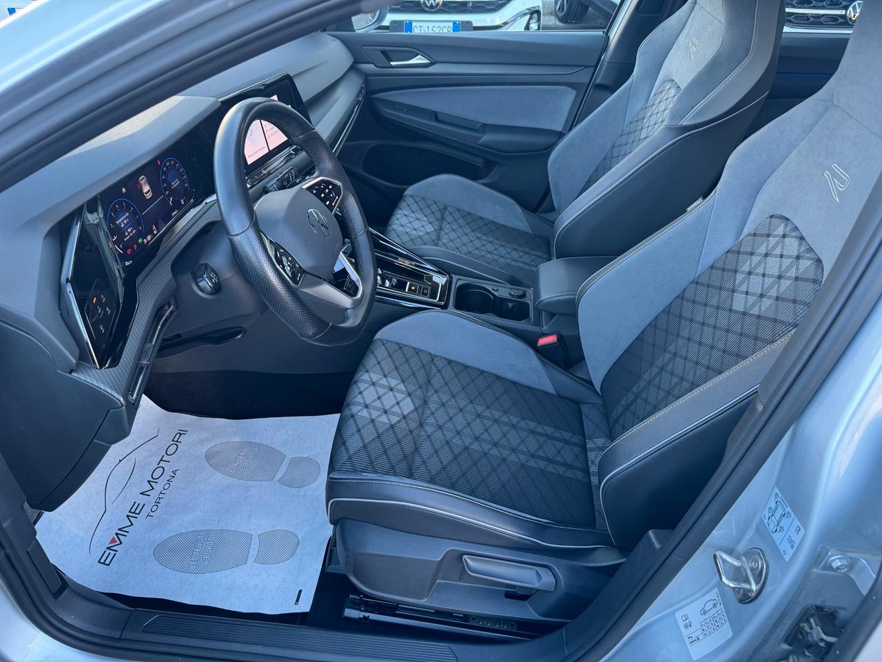 Volkswagen Golf 1.5 etsi evo R-Line 150cv dsg / NO VINCOLI