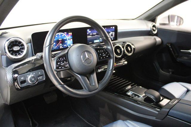 MERCEDES-BENZ A 180 d Auto Sport Navi