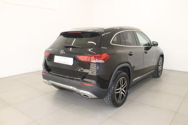 MERCEDES-BENZ GLA 200 d Automatic Premium