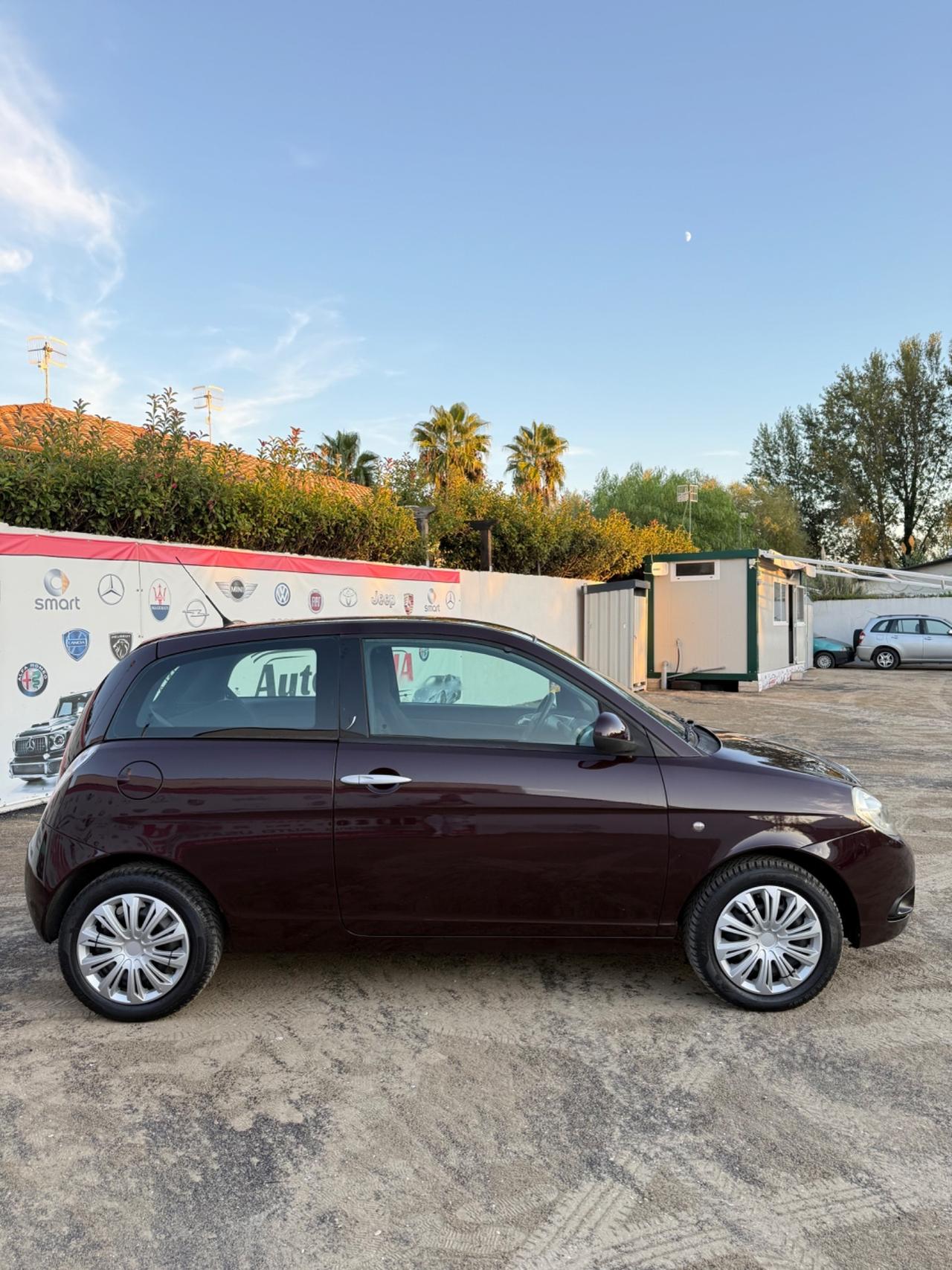 Lancia Ypsilon 1.3 MJT 75 CV Elle