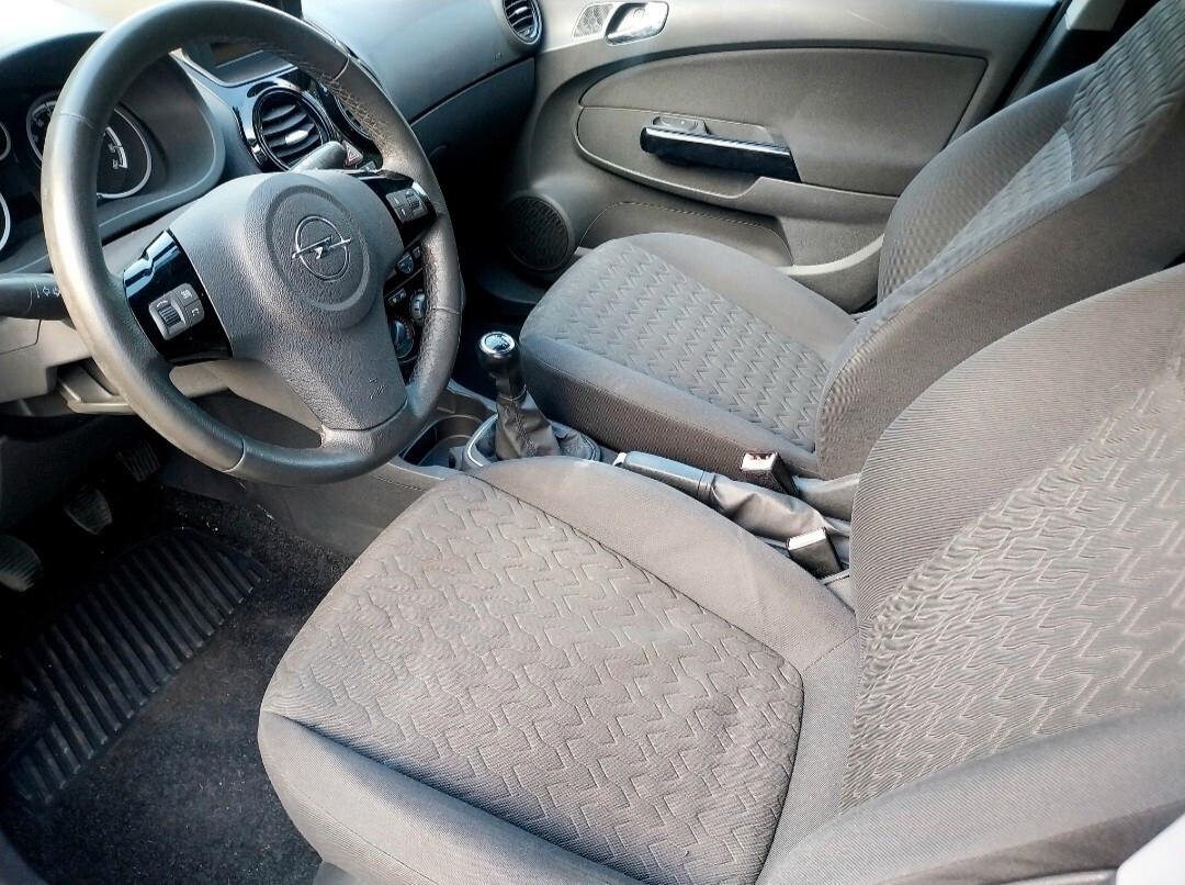 Opel Corsa 1.2 85 cv 5 porte