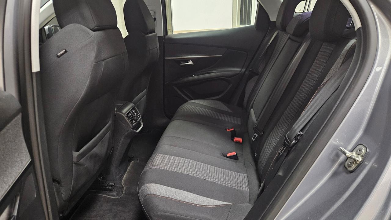 Peugeot 3008 BlueHDi 120 S&S Business