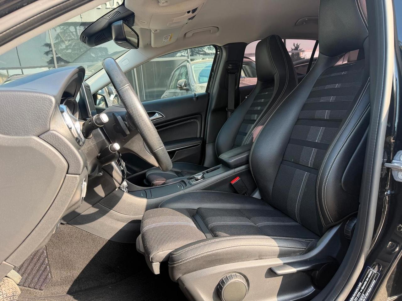 Mercedes-Benz GLA 200 Premium Auto *TAGLIANDI MERCEDES*