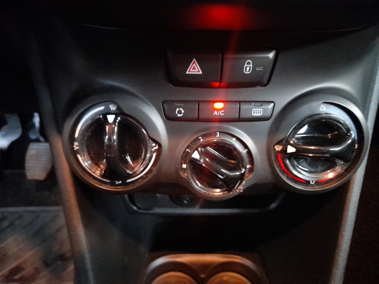 Peugeot 208 PureTech 82 5 porte Allure