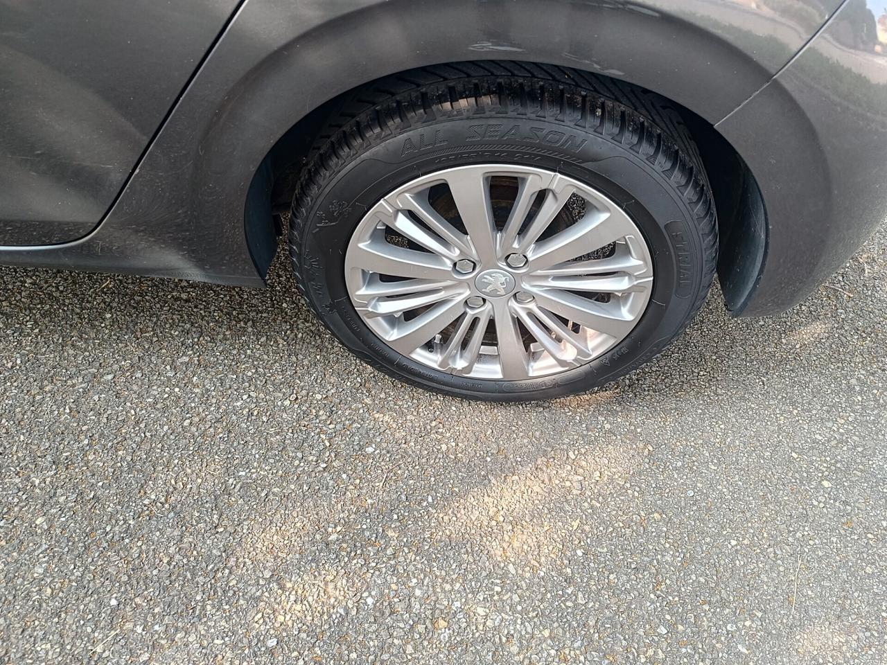 Peugeot 208 1.2 5 porte del 2018 SOLO 102.000 KM