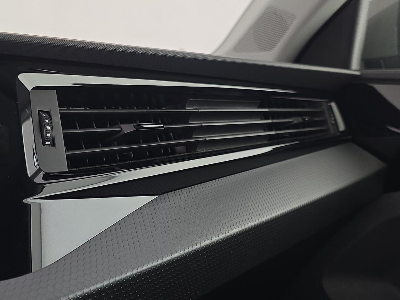 Audi A1 allstreet 30 1.0 tfsi business 116cv s tronic