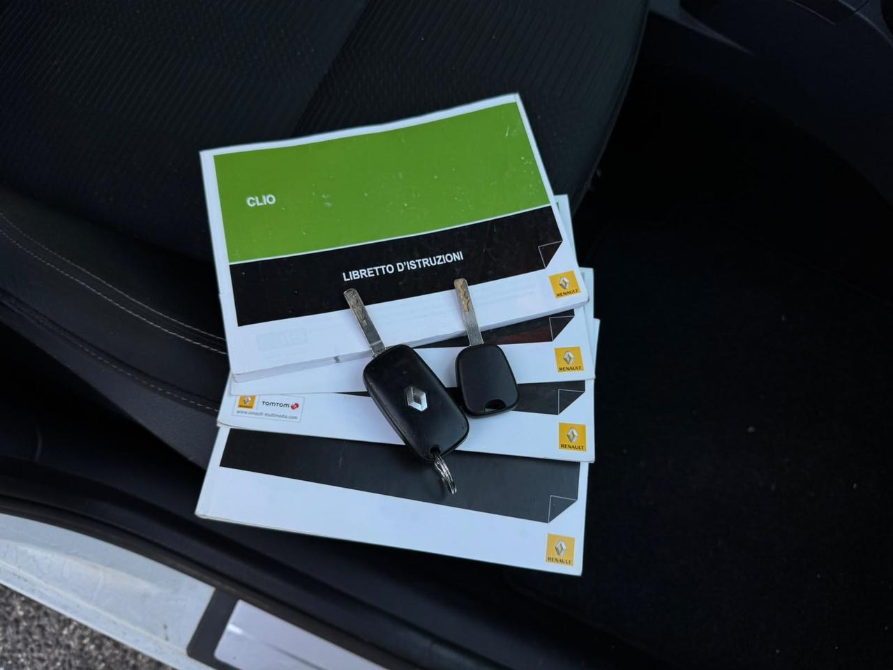 Renault Clio 1.6 benzina cambio automatico