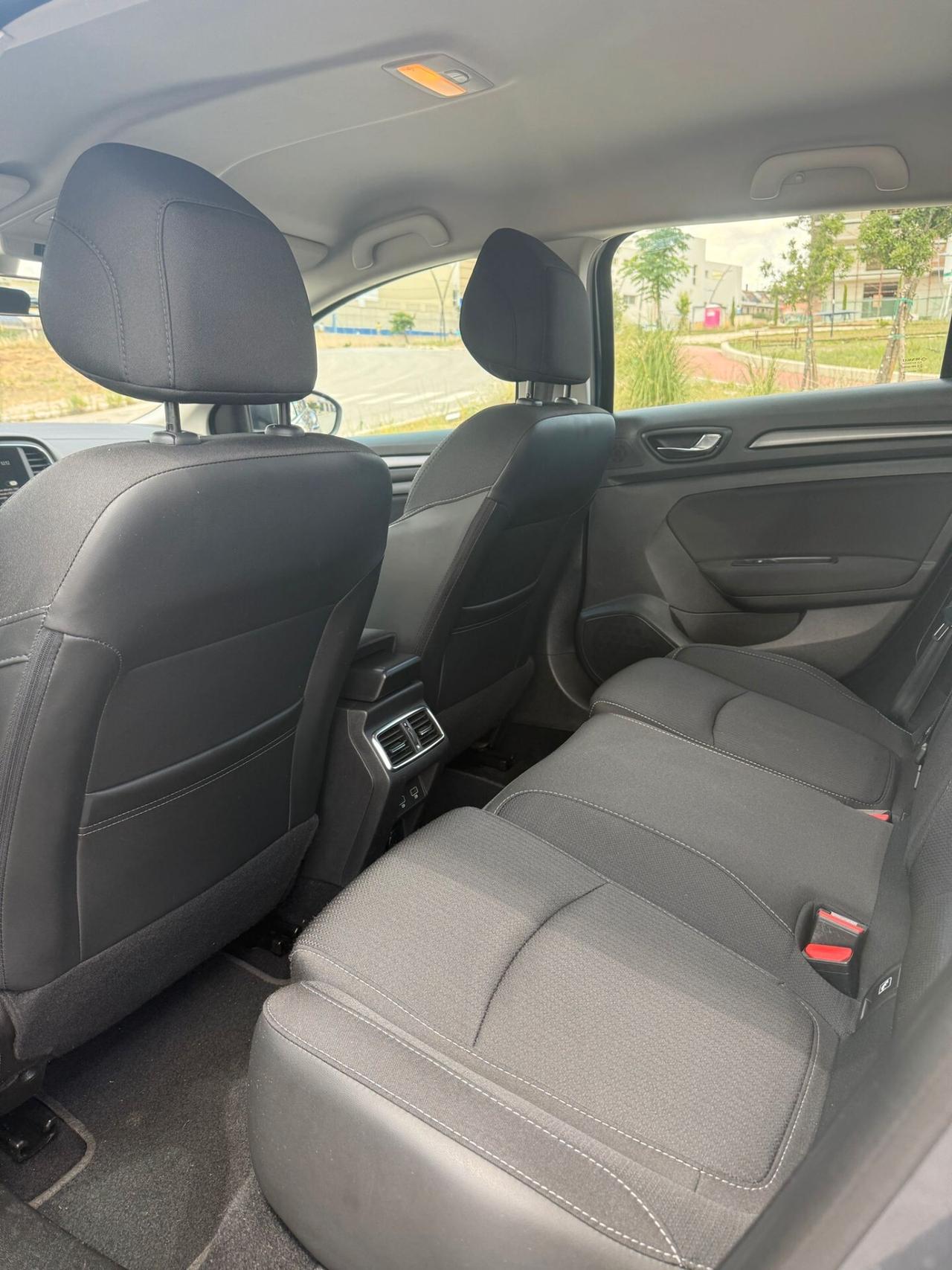 RENAULT MÉGANE SPORTER 1.5 DCI 85 KW BLUE BUSINESS