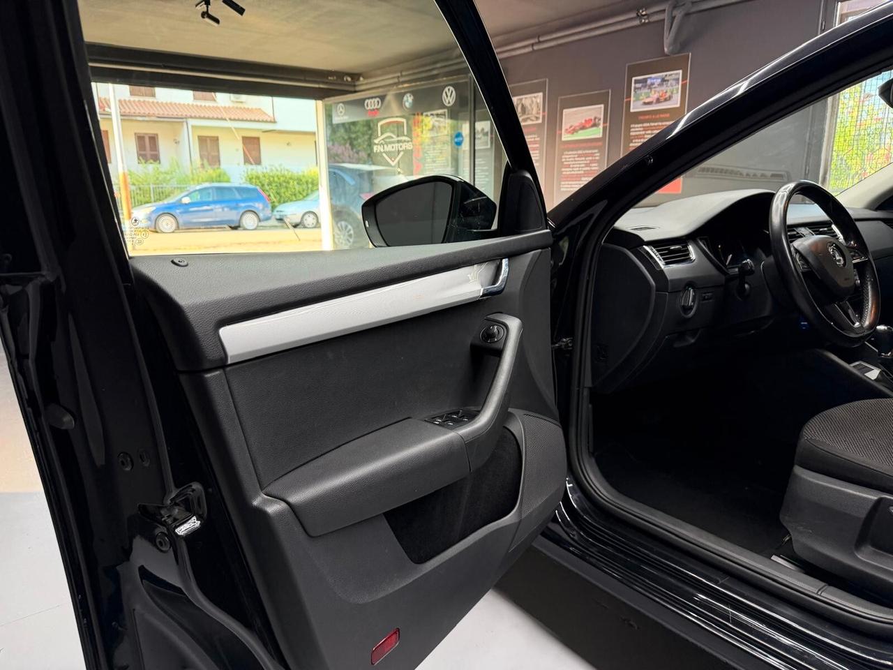 Skoda Octavia 1.6 TDI CR 110 CV DSG Wagon Style