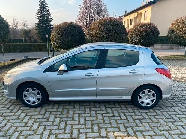 Peugeot 308 1.6 8V e-HDi 112CV Stop&Start robotiz. 5p. Allure