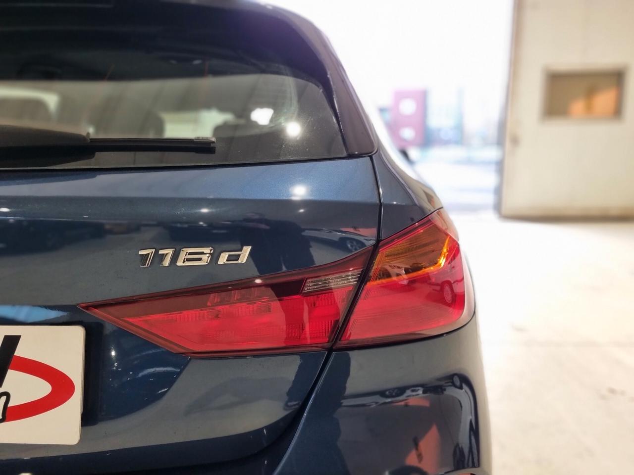 Bmw 116d 5p. Business Advantage