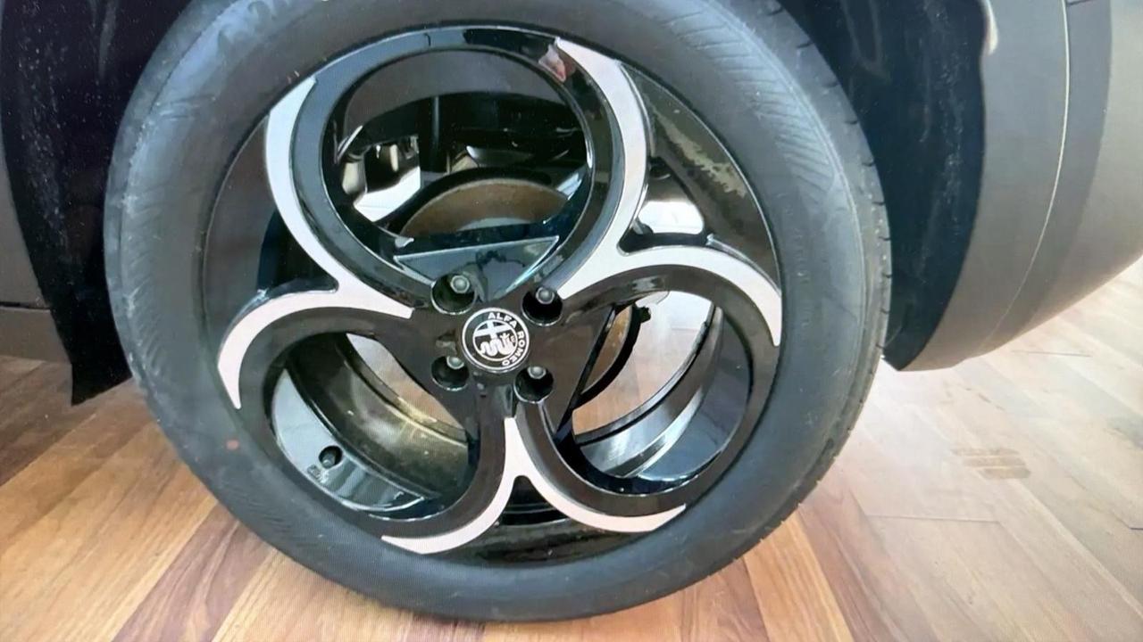 Alfa Romeo Junior 1.2 145 CV Hybrid eDCT6 Q4