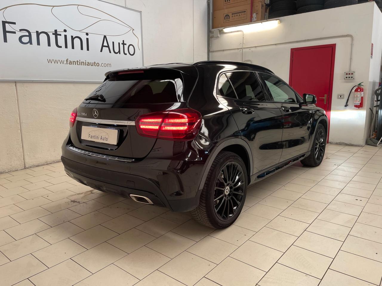 Mercedes-Benz GLA 200 d Night Edition Premium AMG c.auto-Ok Neopatentati-LEGGI SOTTO
