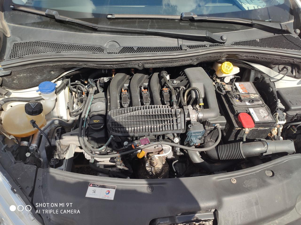 Peugeot 208 PureTech 82 5p. GPL Active