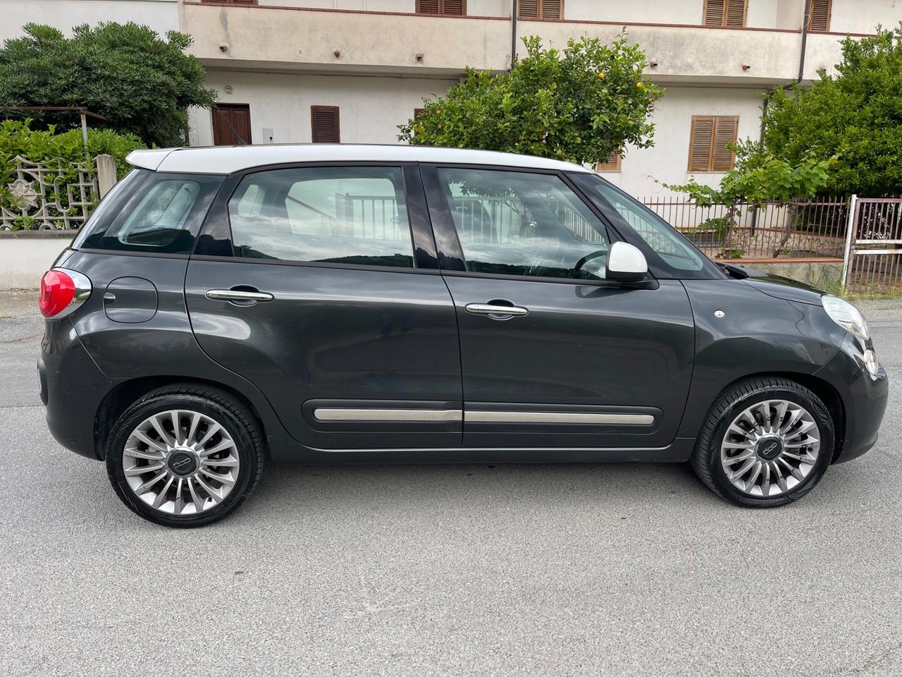 Fiat 500L 1.6 Multijet 120 CV (DOMMYcars)