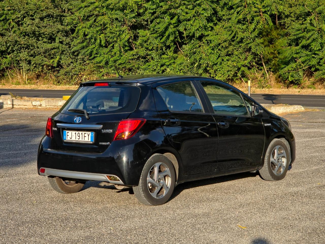 Toyota Yaris 1.5 Hybrid 5 porte Business 2017-E6 Automatico NEO