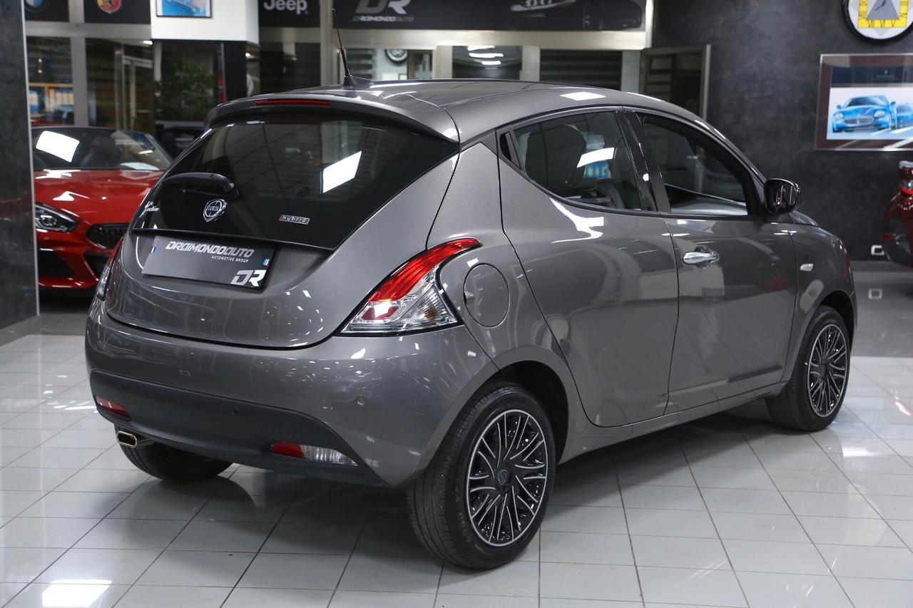 Lancia Ypsilon 1.0 FireFly 5 porte S&S Hybrid Gold