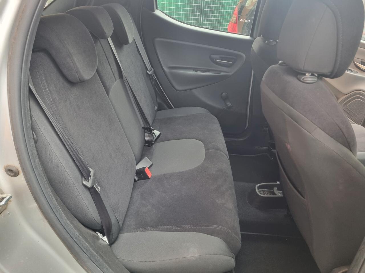 Lancia Ypsilon 1.2 69 CV 5 porte S&S Platinum unica proprietaria