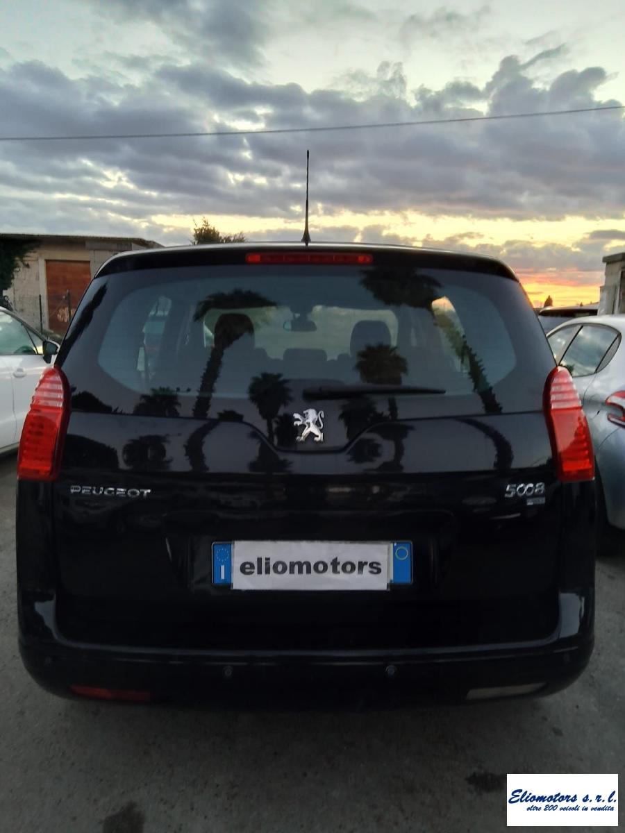 PEUGEOT - 5008 - 1.6 HDi 112 CV Business-CAMBIO AUTOMATICO