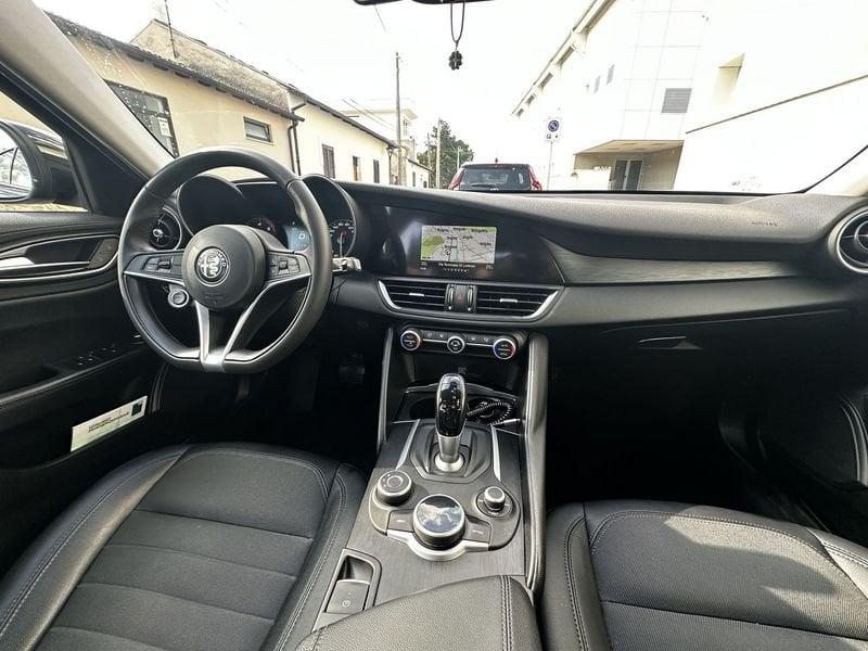 Alfa Romeo Giulia 2.2 Turbo AT8 180CV Super